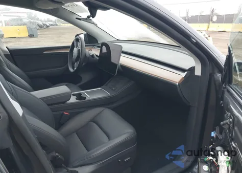 2025 Tesla Model Y Long Range Dual Motor Rear-Wheel Drive из США, поврежденный, VIN 7SAYGDED8SF279691